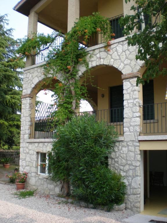 Апарт отель Residenza Le Logge Торри-дель-Бенако Экстерьер фото