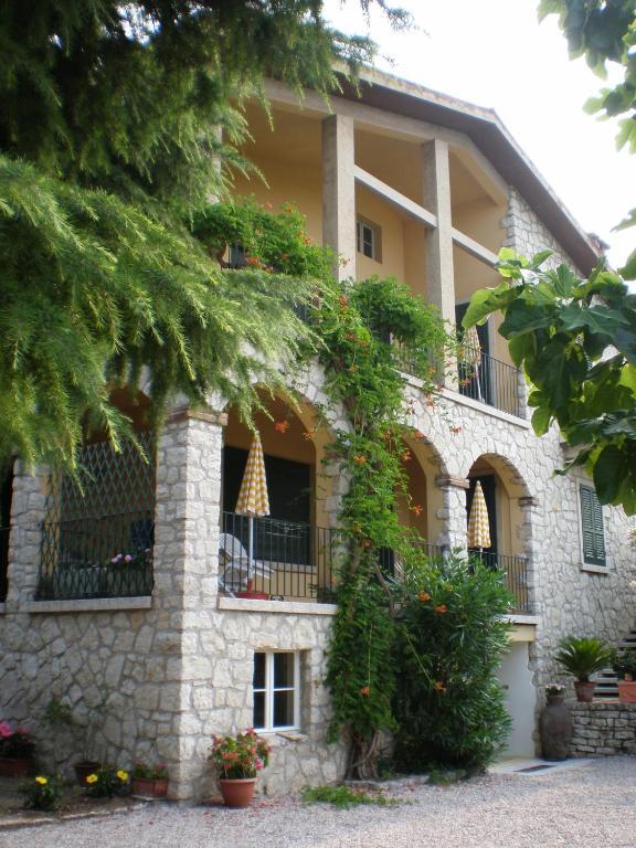 Апарт отель Residenza Le Logge Торри-дель-Бенако Экстерьер фото