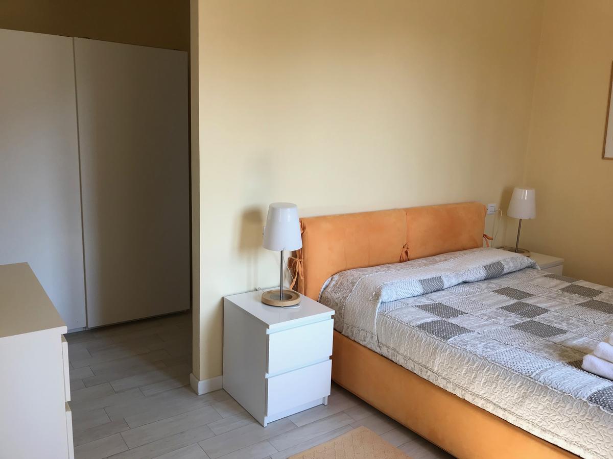 Апарт отель Residenza Le Logge Торри-дель-Бенако Экстерьер фото