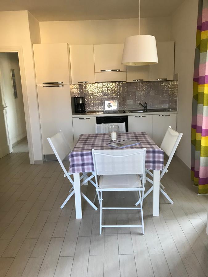 Апарт отель Residenza Le Logge Торри-дель-Бенако Экстерьер фото