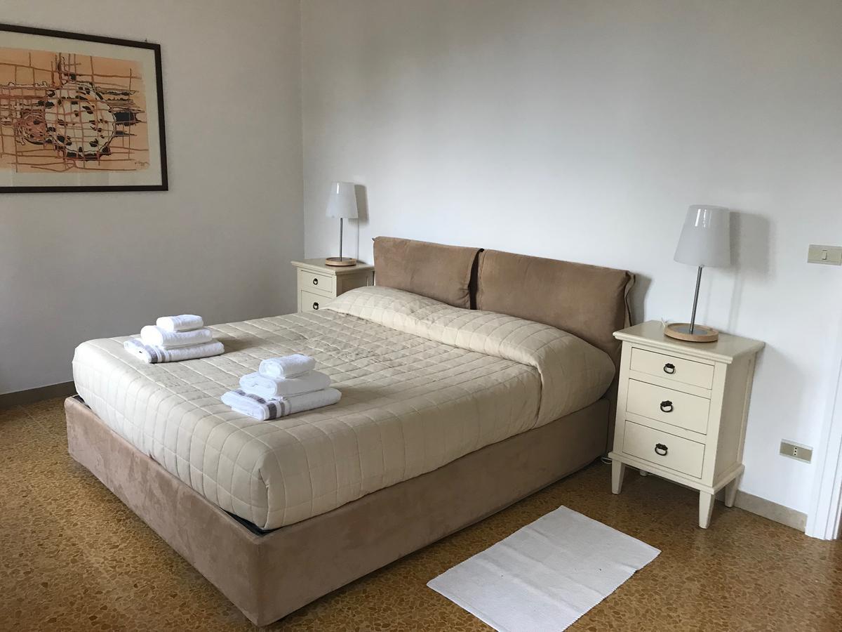 Апарт отель Residenza Le Logge Торри-дель-Бенако Экстерьер фото